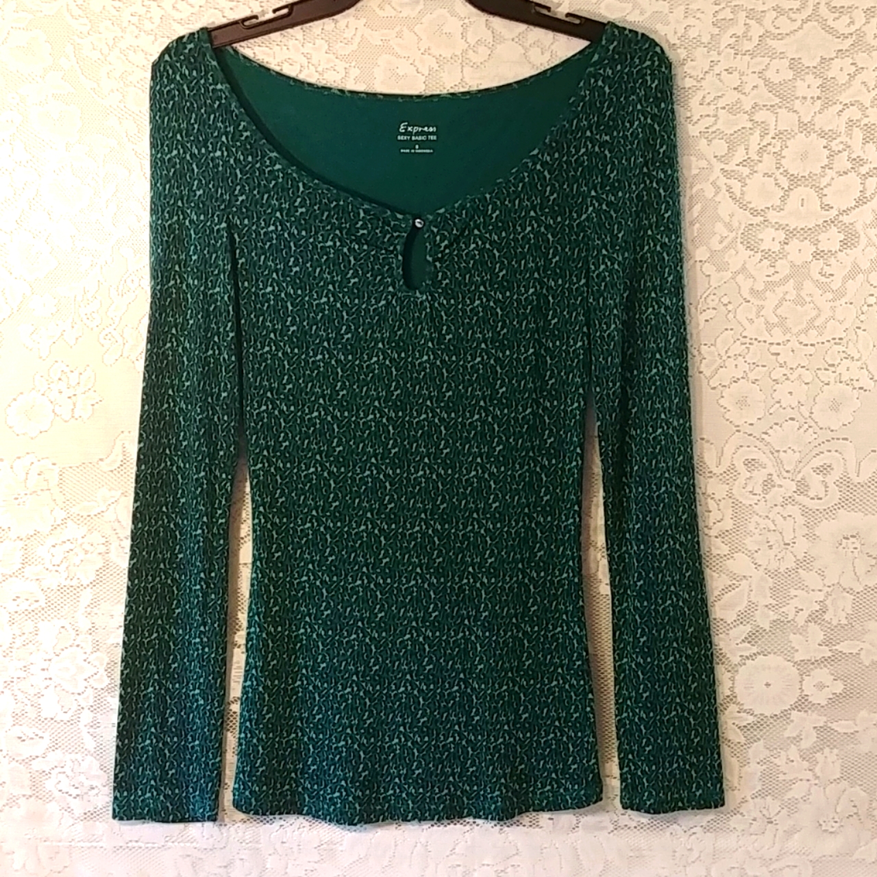 Express Sexy Basic Tee Size Small.